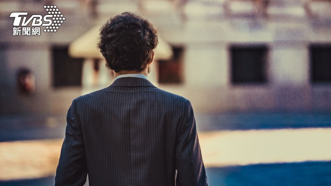 男性更年期容易出現疲勞、性功能障礙等狀況。(示意圖/shutterstock達志影像)