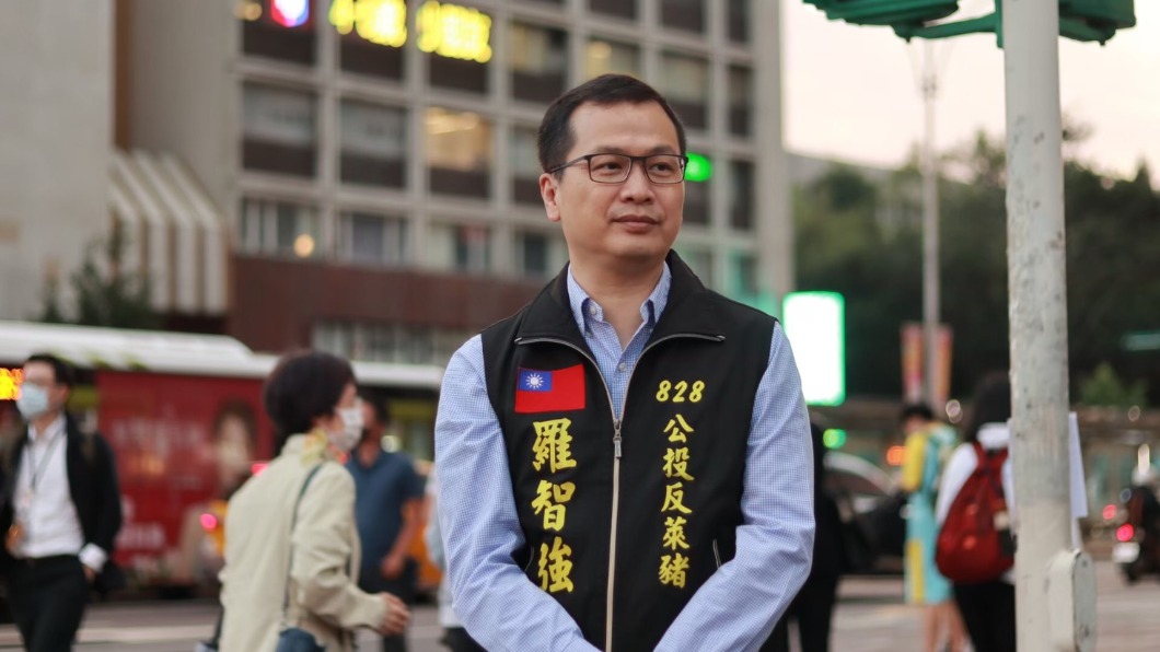 羅智強遭綠營打手圍毆坦承「累了」 落寞背影曝光