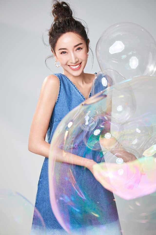  隋棠的丸子頭看了涼爽又有造型。（圖／翻攝自隋棠臉書）