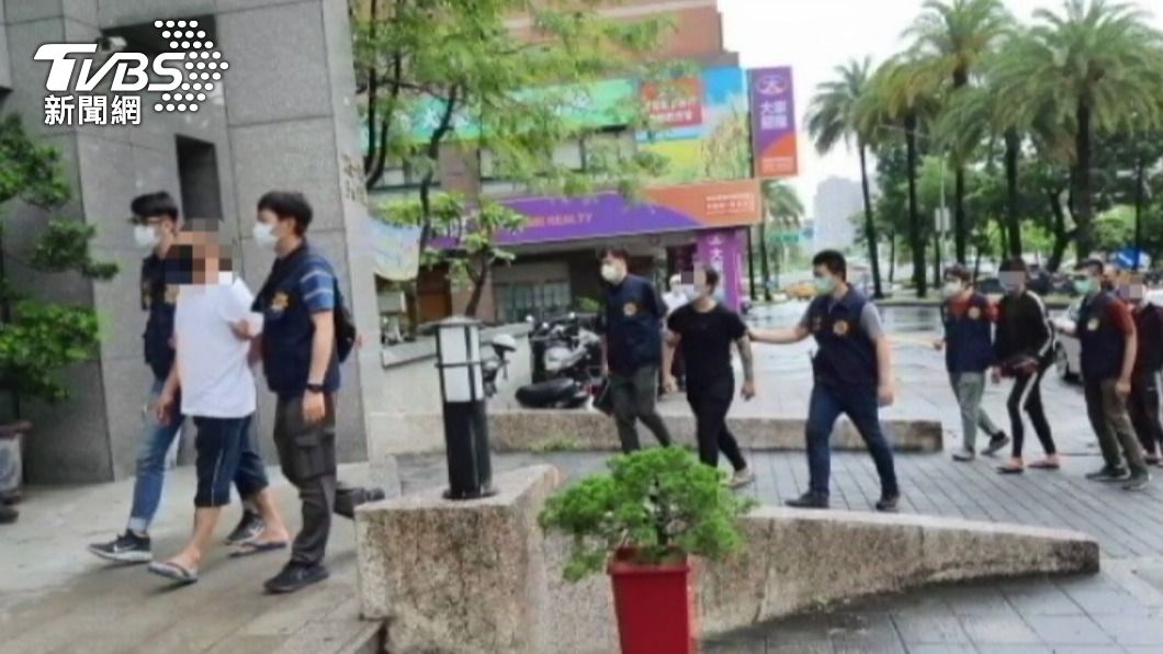 警方循線逮人，並追查另一位在逃共犯。（圖／TVBS）