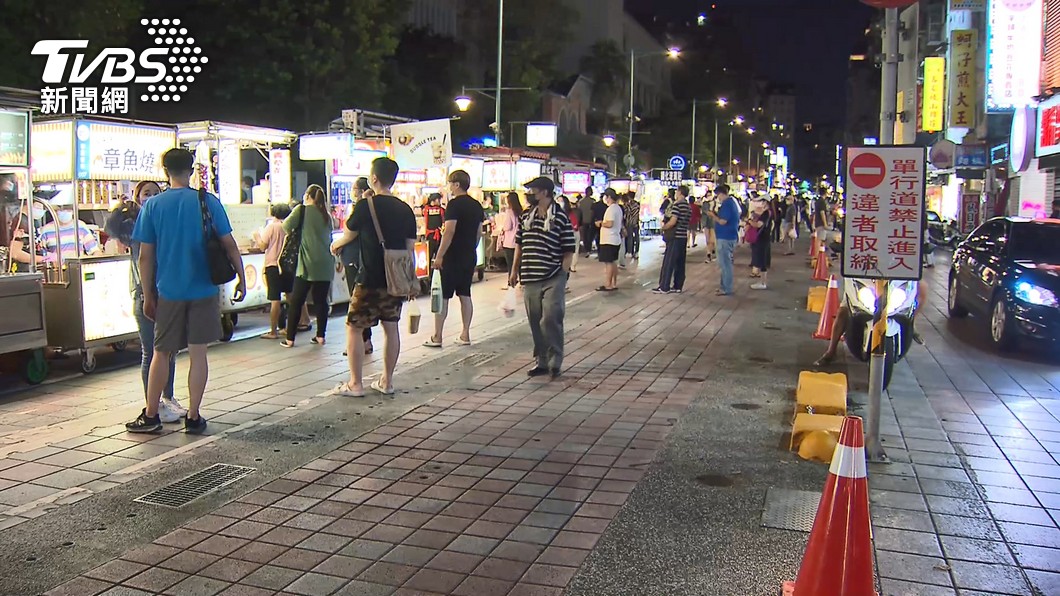 寧夏夜市目前採單雙分流營業。（圖／TVBS）