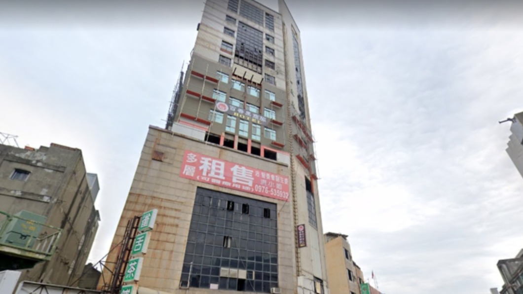 喬友大樓荒廢多年。(圖/翻攝自google地圖)