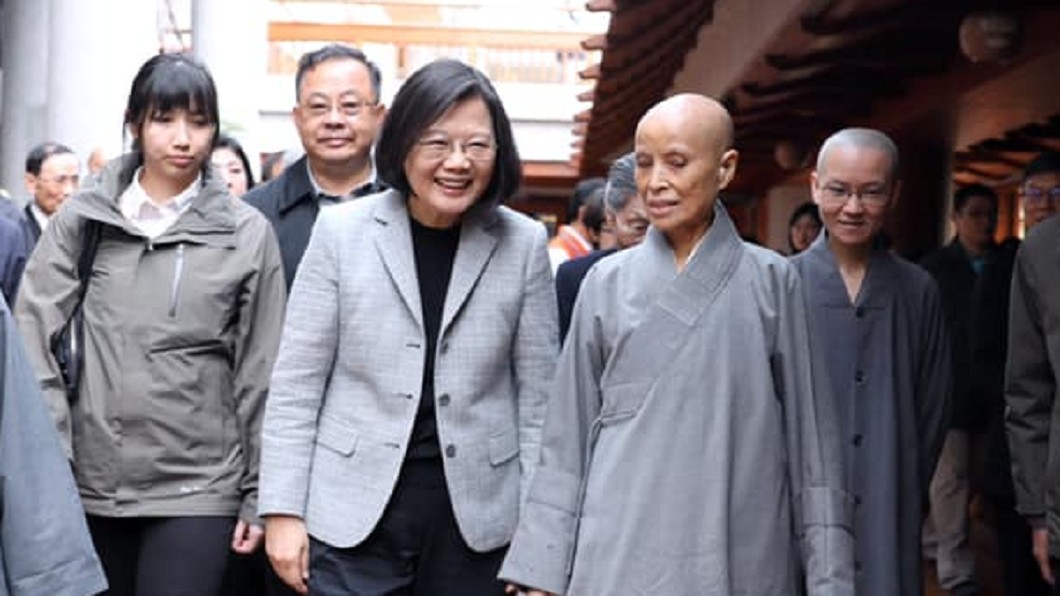 慈濟已完成500萬劑BNT疫苗採購簽約。(圖/翻攝自蔡英文臉書)