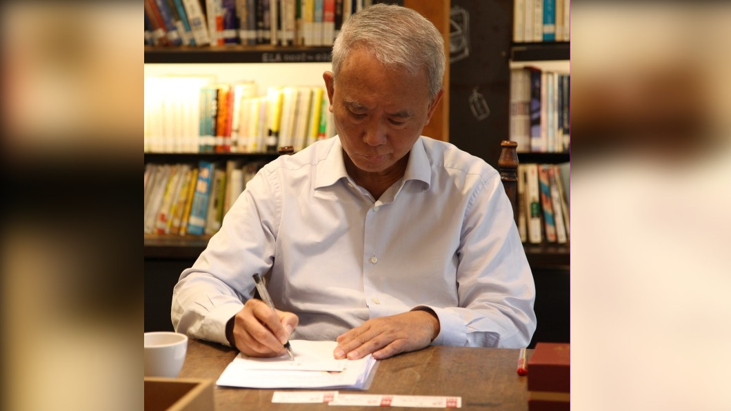 喬友大樓火警　魏應充捐百萬給殉職消防員家屬