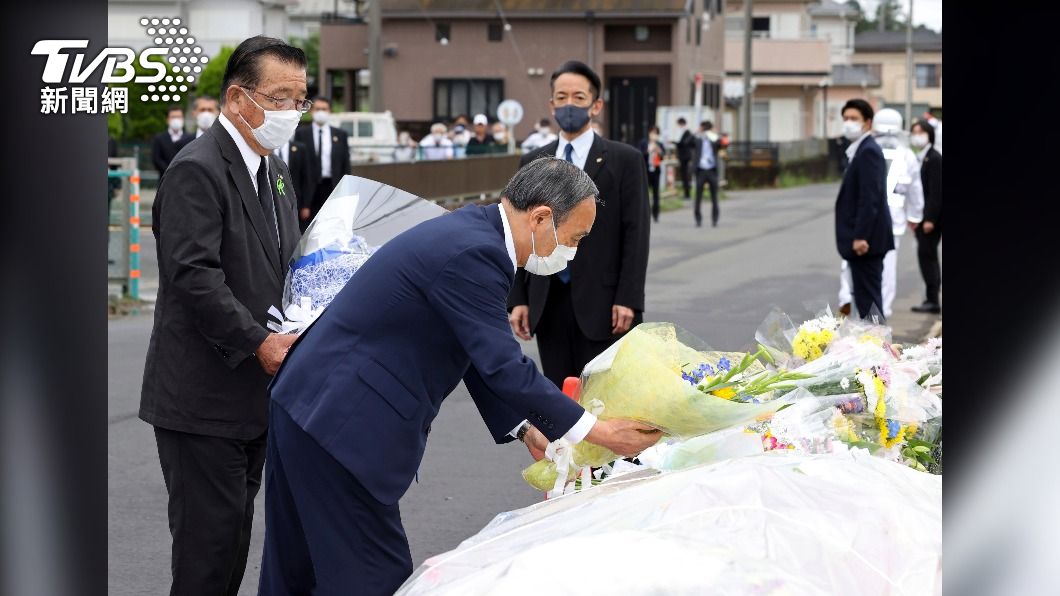 小學生因酒駕枉死 日相菅義偉赴現場獻花哀悼