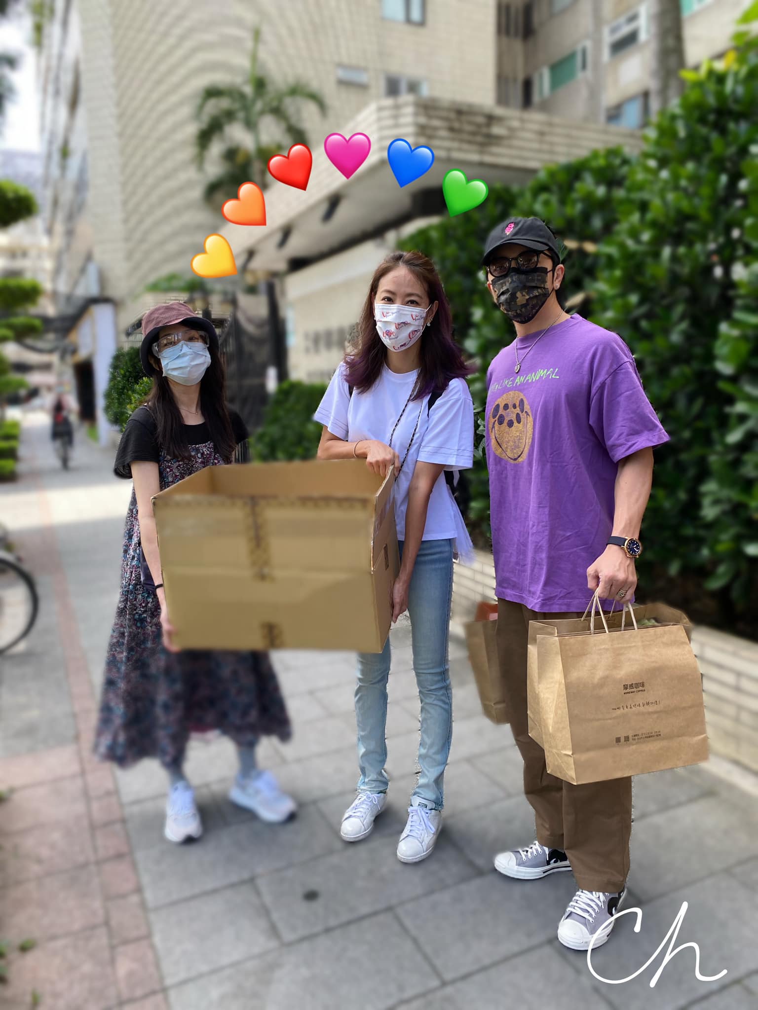 賈永婕被兩人暖舉感動。（圖／翻攝自賈永婕臉書）
