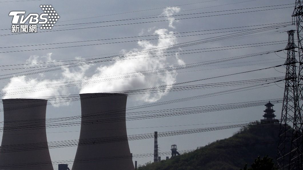 因減少燃煤發電,遭遇乾旱及用電量大增,造成大陸供電緊張。(圖/達志影像美聯社)