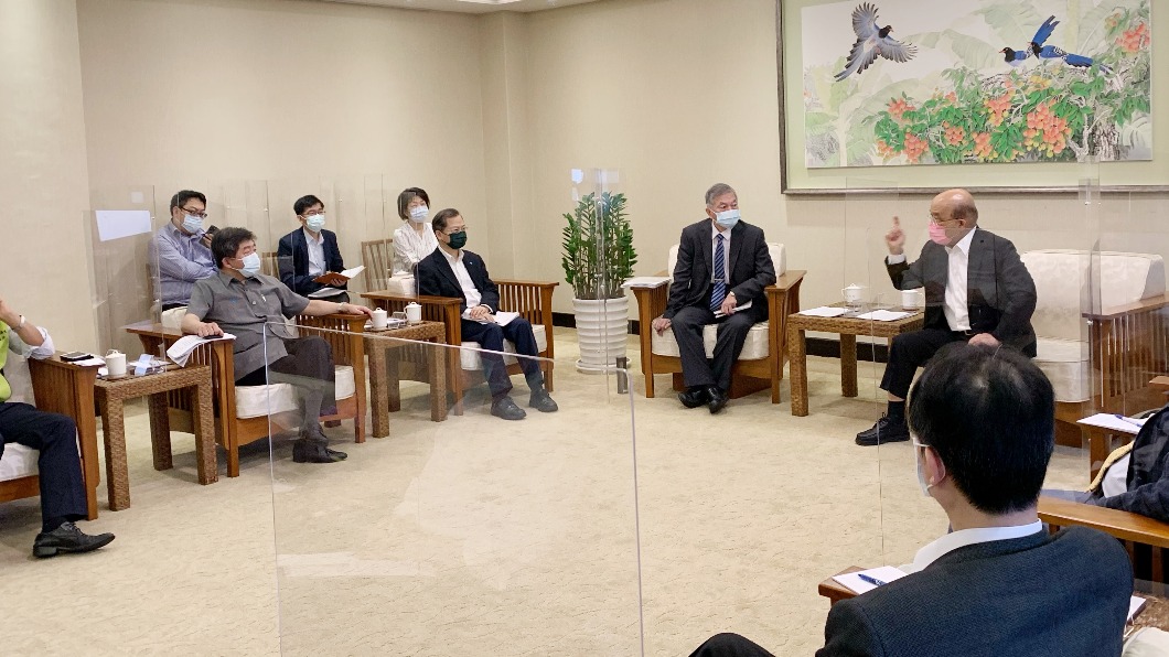 環南市場爆群聚疫情 蘇揆急令陳時中前往現場