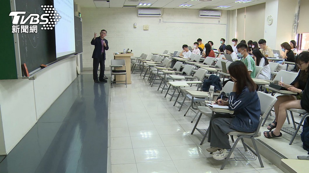 不少大學生得同時負擔房租與學費,卻苦無打工機會。(圖/TVBS)