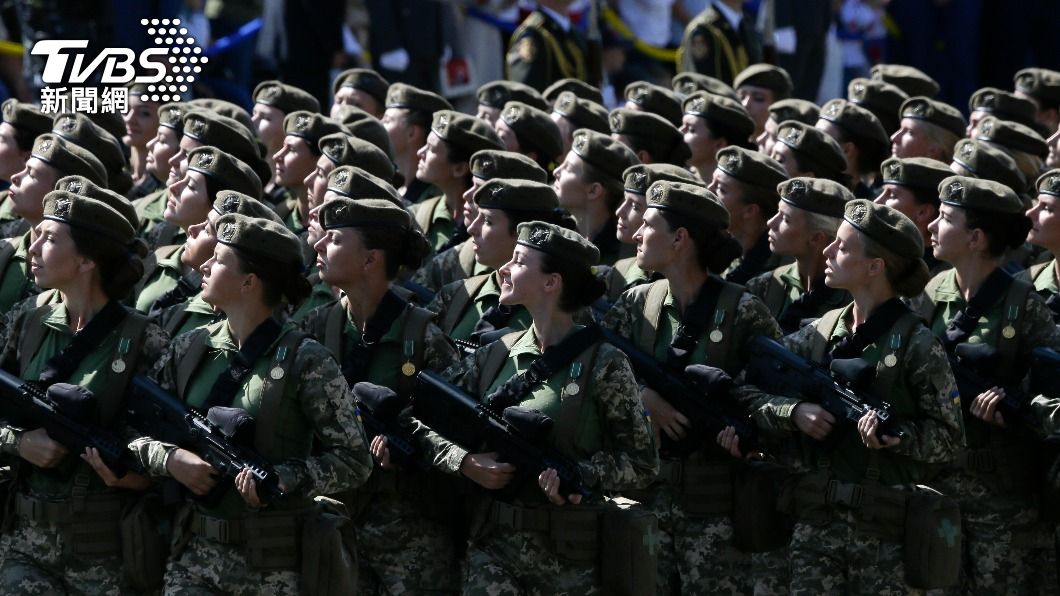 現在有超過3萬名女性於烏克蘭軍中服役。(示意圖/達志影像美聯社)