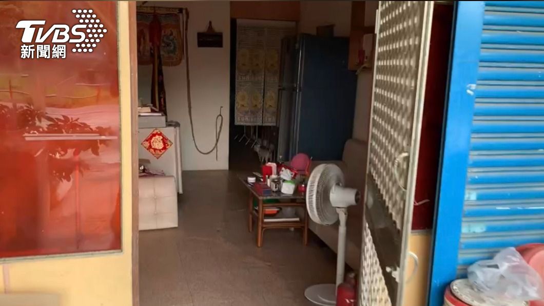 嚴女在個人工作室從事性交易。（圖／TVBS）