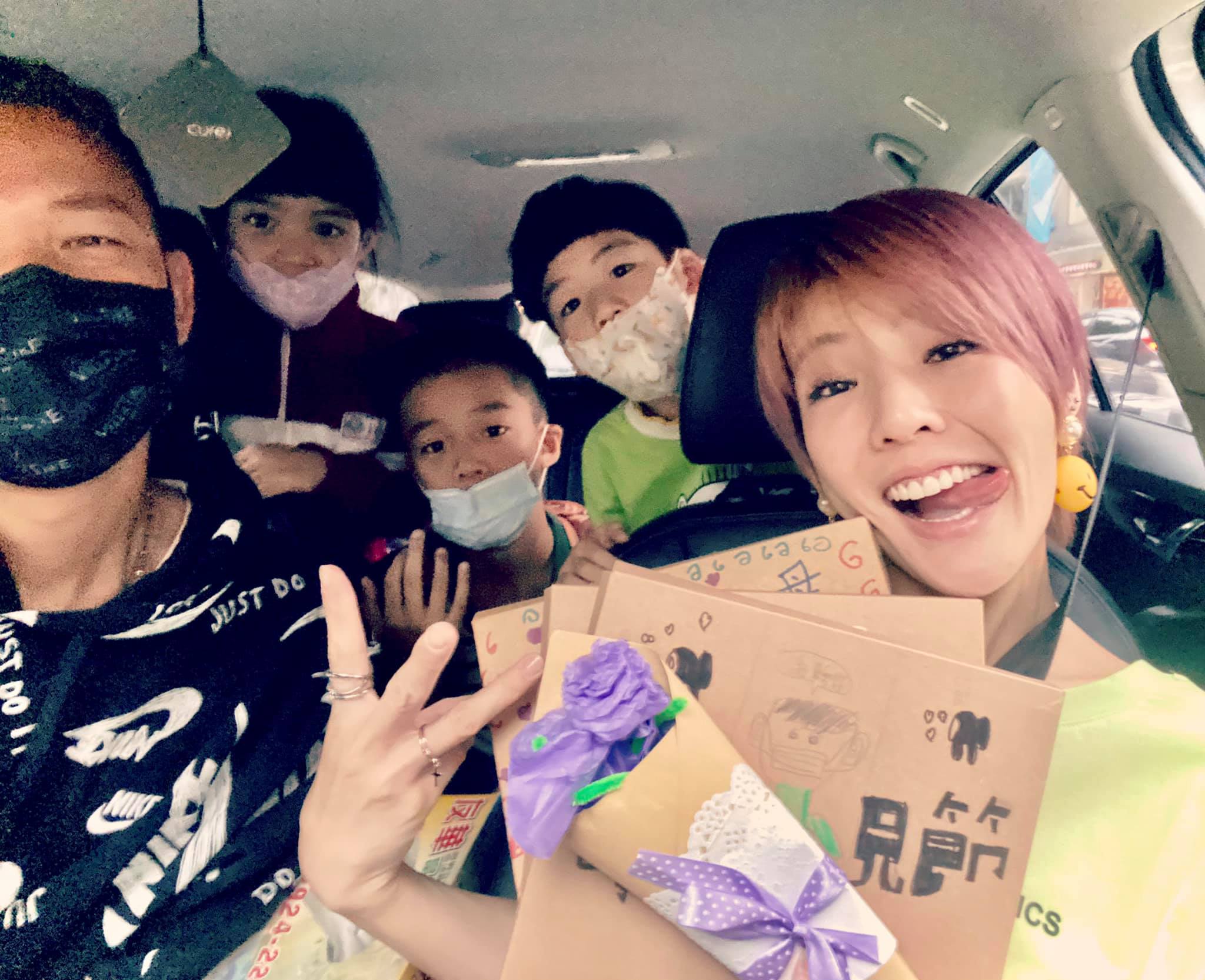 徐小可與阿Ben育有2子1女，經常分享家庭生活。（圖／翻攝自白吉勝&徐小可 Love 白宮這一家臉書）