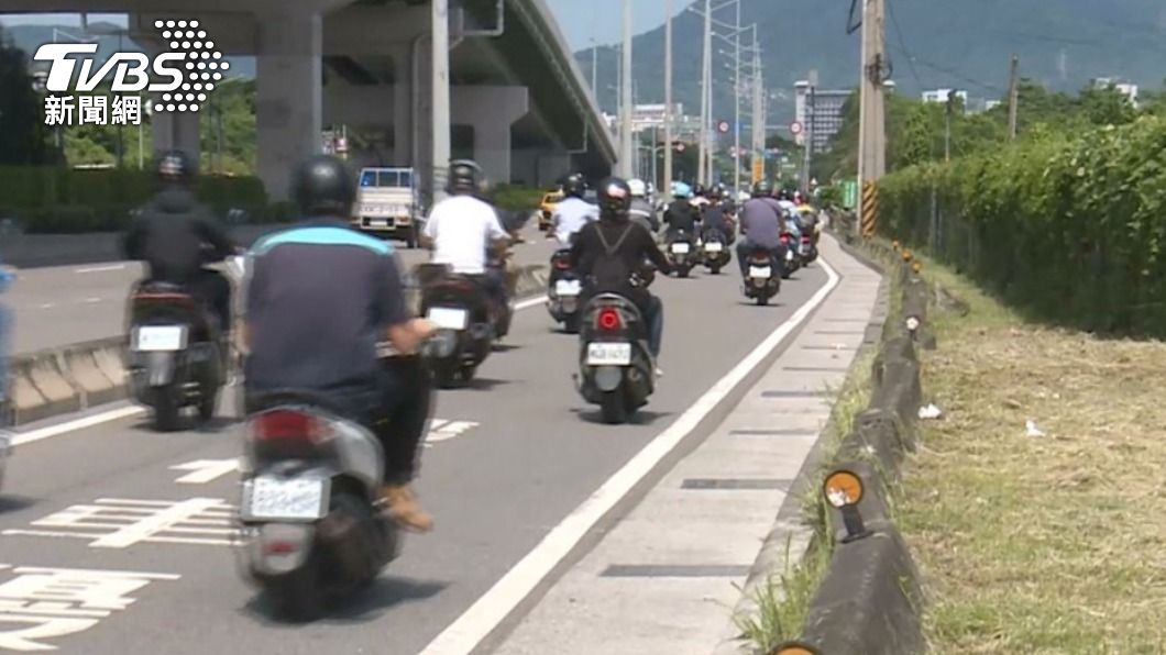 好友妻子遇到違規併排車導致發生車禍身亡,(示意圖,非當事人/TVBS資料畫面)