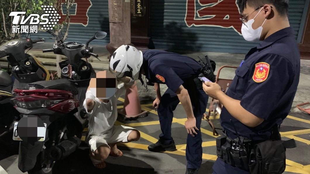女友無照騎車被警帶走!5少年赴警所按喇叭嗆聲挑釁被逮