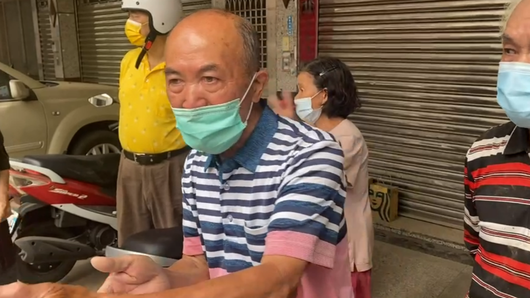 住戶分析民宅倒塌原因可能是屋齡老舊。（圖／民眾提供）