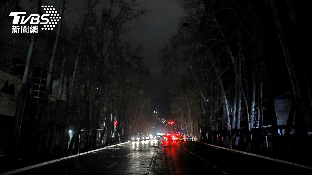 伊朗國內因供電緊繃,導致多處出現無預警斷電事故。(示意圖/達志影像美聯社)