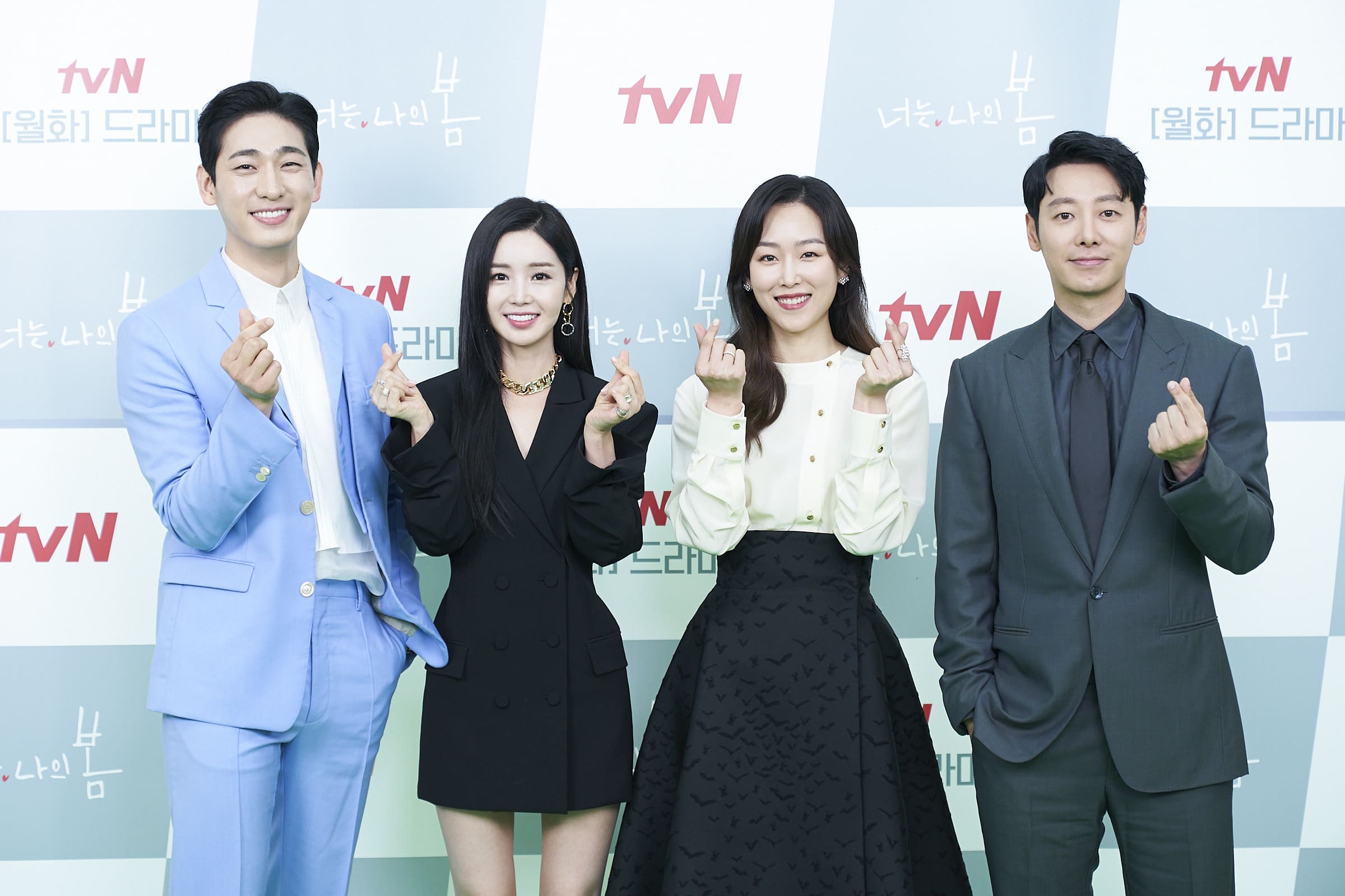 徐玄振(左二)心直口快直呼被騙了。(圖/Netflix提供)