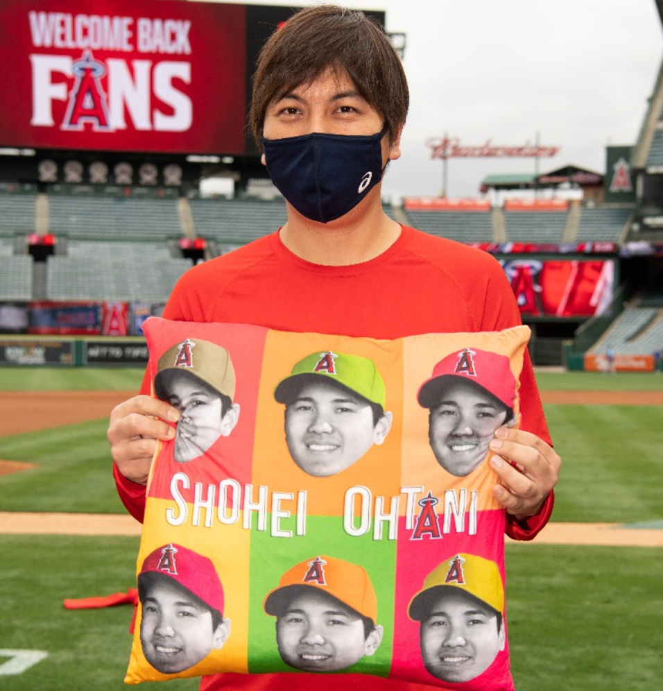 大谷枕頭。(圖/翻攝自洛杉磯天使隊推特)