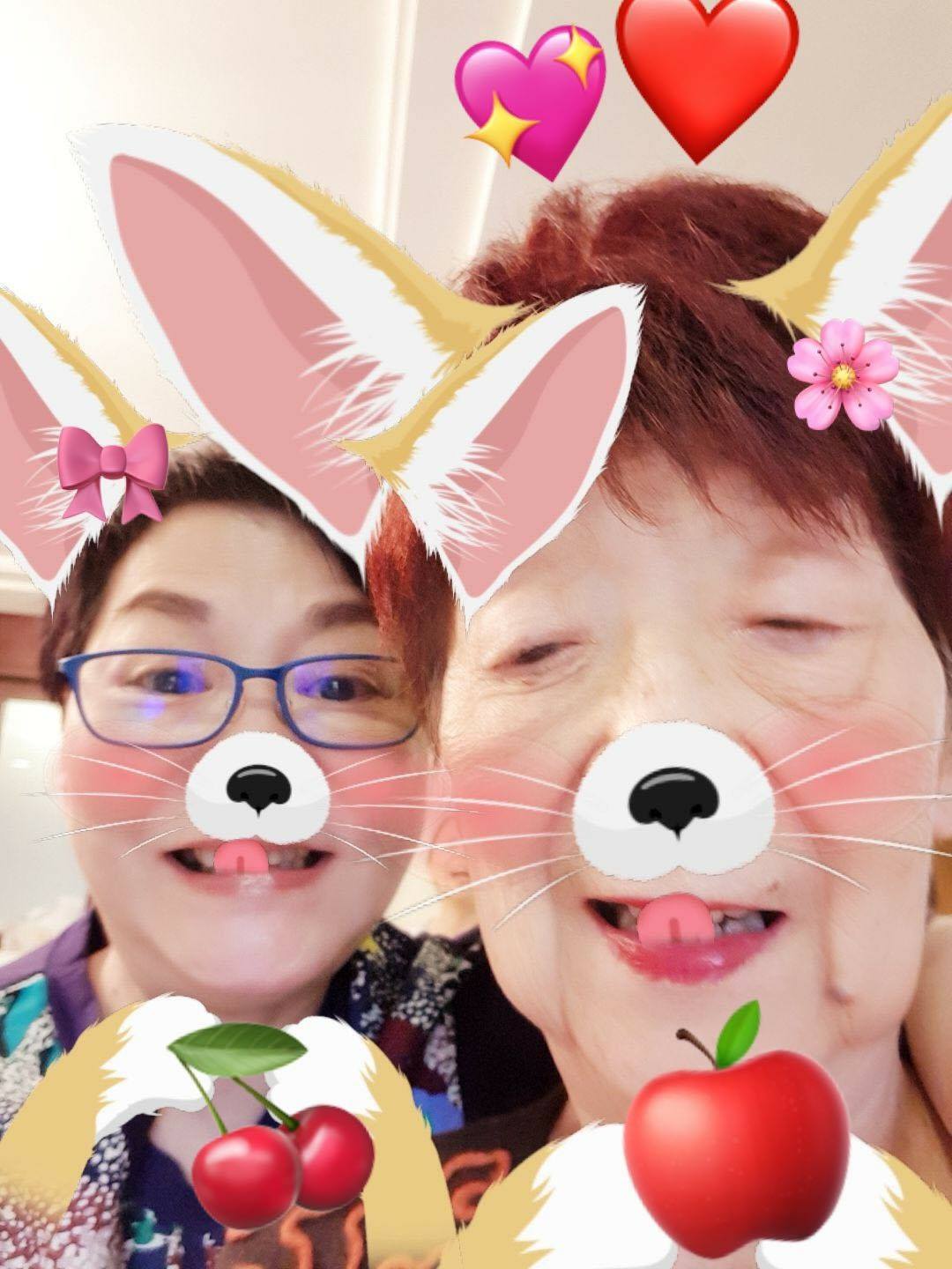 張小燕和母親皆已施打疫苗。(圖/翻攝自張小燕臉書)