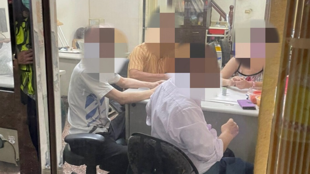 怕聲響太大改打「象棋麻將」 高雄群聚仍遭警取締