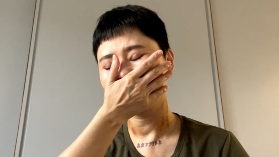 詹雅雯獻唱時忍不住情緒。(圖/翻攝自詹雅雯臉書)