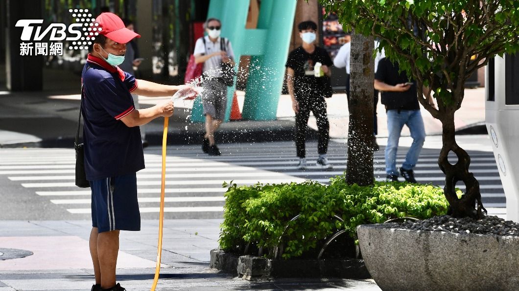 天氣晴朗炎熱 中南部、大台北及山區午後雷陣雨