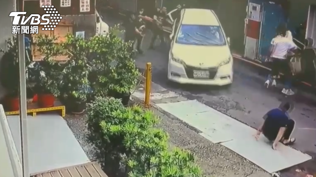 新店當街砸車擄人　警掃蕩逮竹聯幫9惡嫌