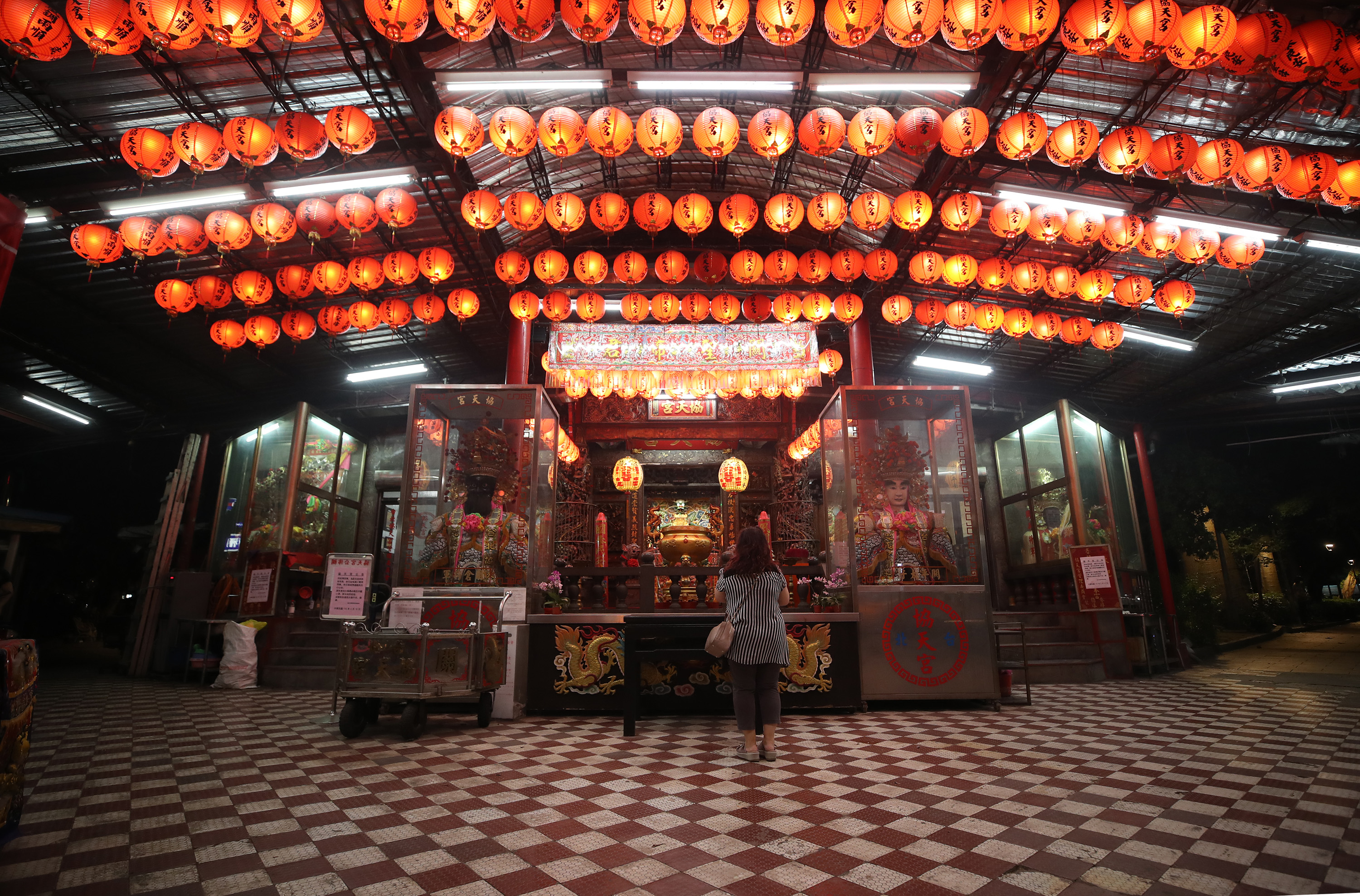 民眾祭祀。（圖／中央社資料照）