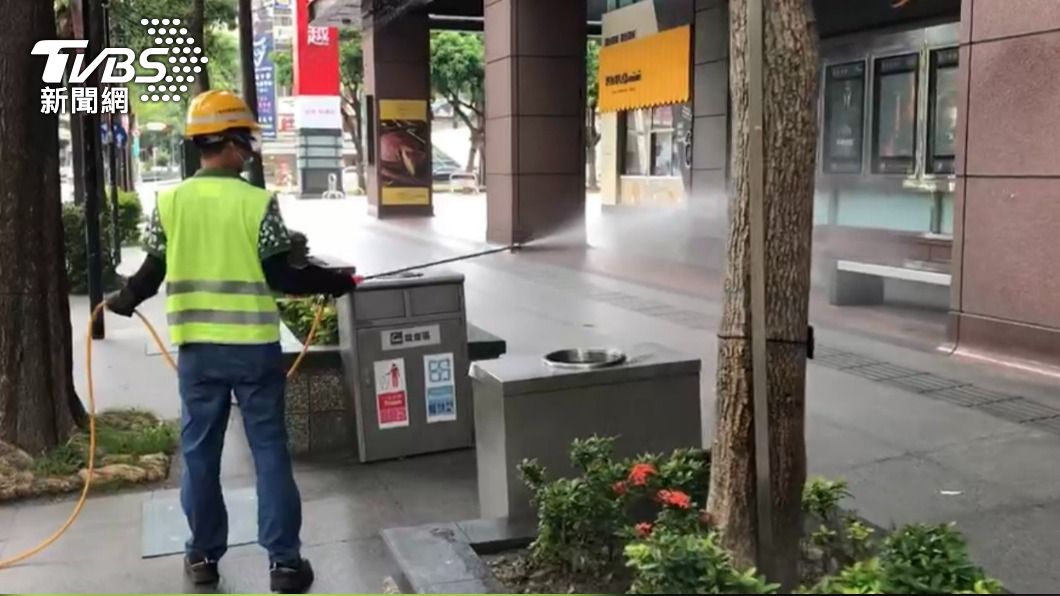 新光三越台中中港店有確診者足跡,市府緊急清消。(圖/台中市政府提供)