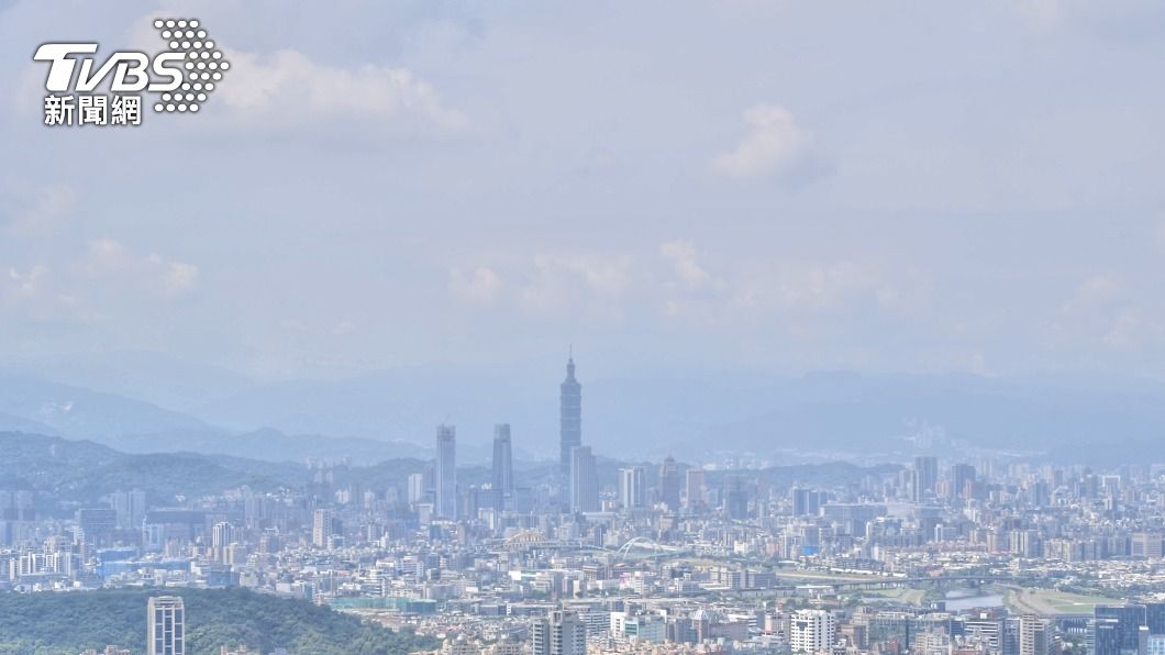 氣象局今(11)日表示,各地天氣為多雲到晴,部分地區注意午後雷陣雨。(圖/中央社)