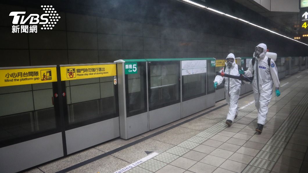 北市府公布確診者足跡 北捷車站與列車連夜完成清消