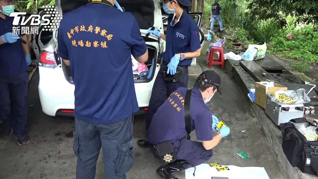 警方前往現場蒐證。(圖/TVBS)