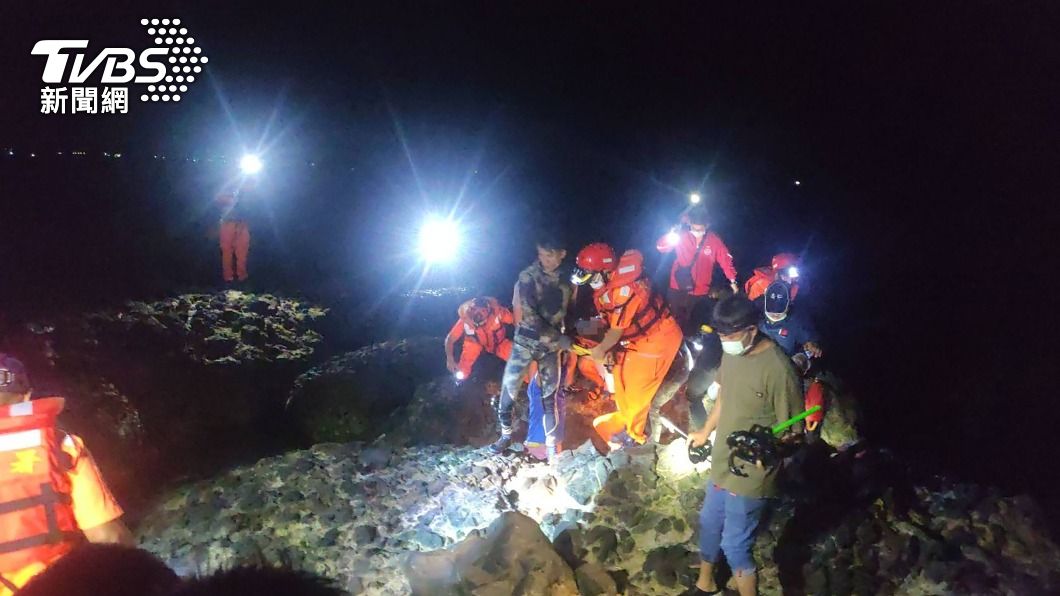台東三仙台海邊暗夜撿螺 高中生遭海流捲走溺斃