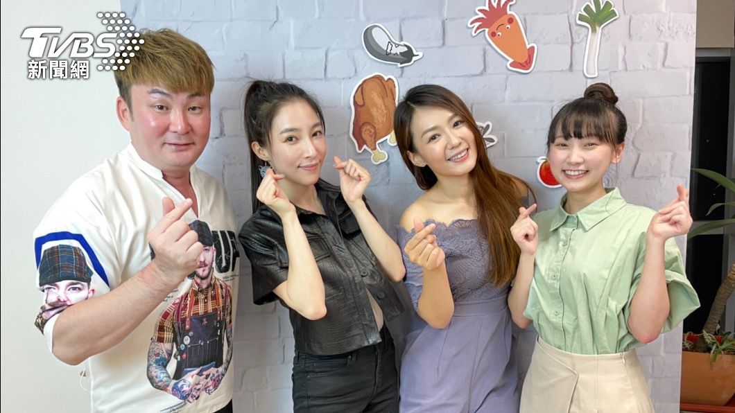 張家瑋及李又汝分享居家防疫生活。(圖/民視提供)