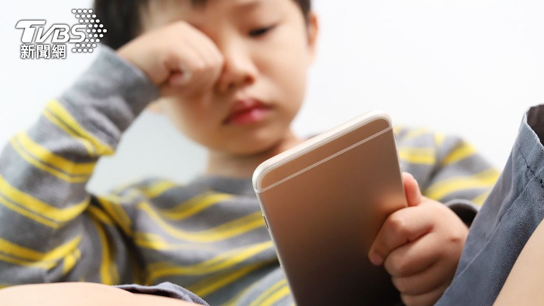 快檢查眼睛！2疾病「手電筒就能揪」　這情況恐摘掉眼球