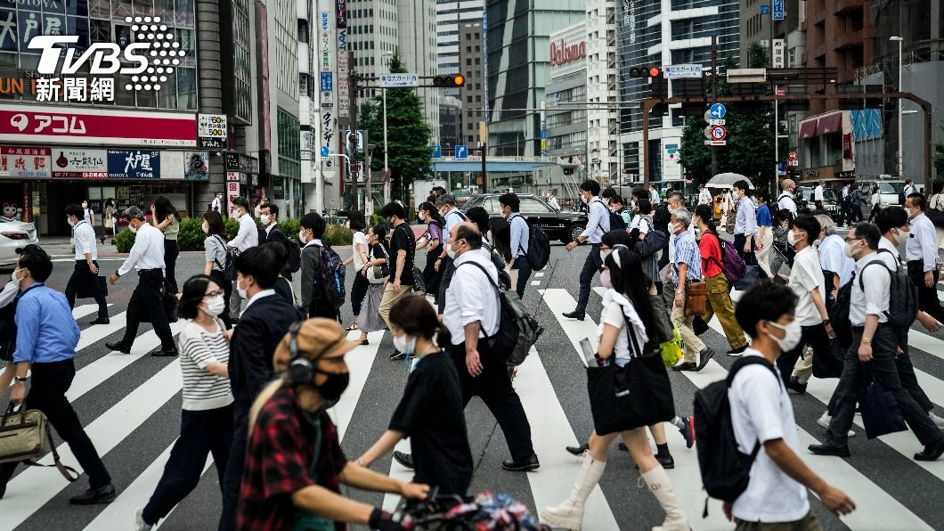 東京防疫疲勞 緊急事態首日外出人潮有增無減