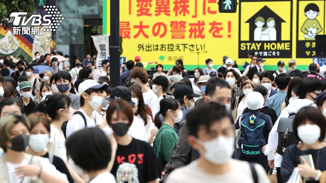 東京「禁酒令」前把握時間狂歡　民眾街頭無罩群聚、爛醉