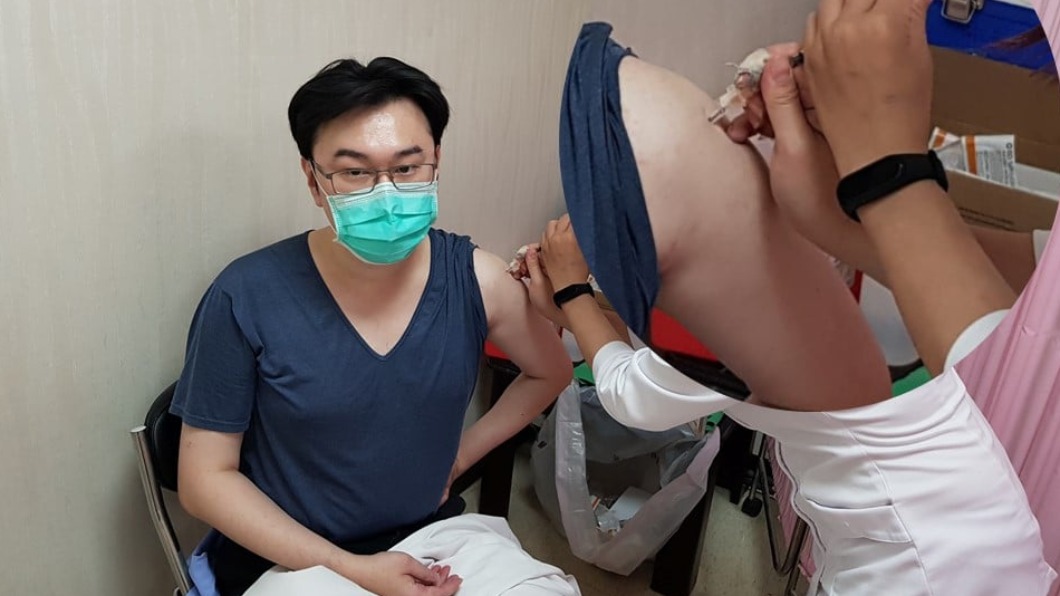 聯合醫院胸腔科醫師蘇一峰。(圖/翻攝自蘇一峰醫師臉書)