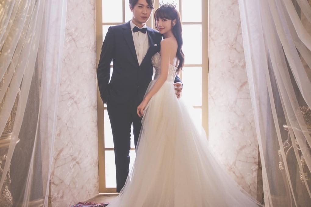 黃少谷和林采薇在去年登記結婚。（圖／翻攝自黃少谷臉書）