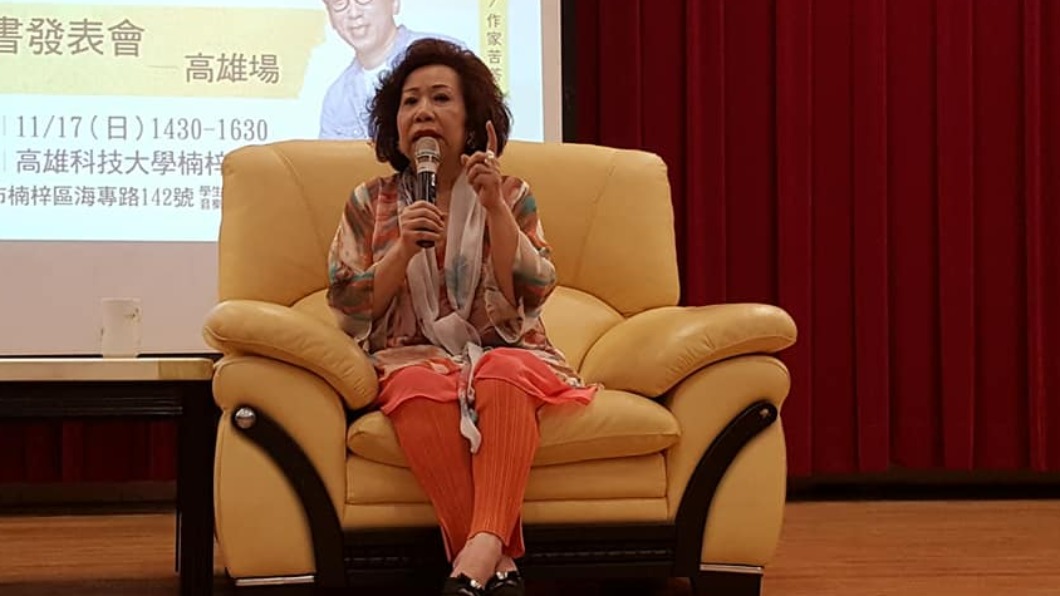 不爽徐巧芯挑釁牛仔褲事件 黃越綏轟:三八假賢慧