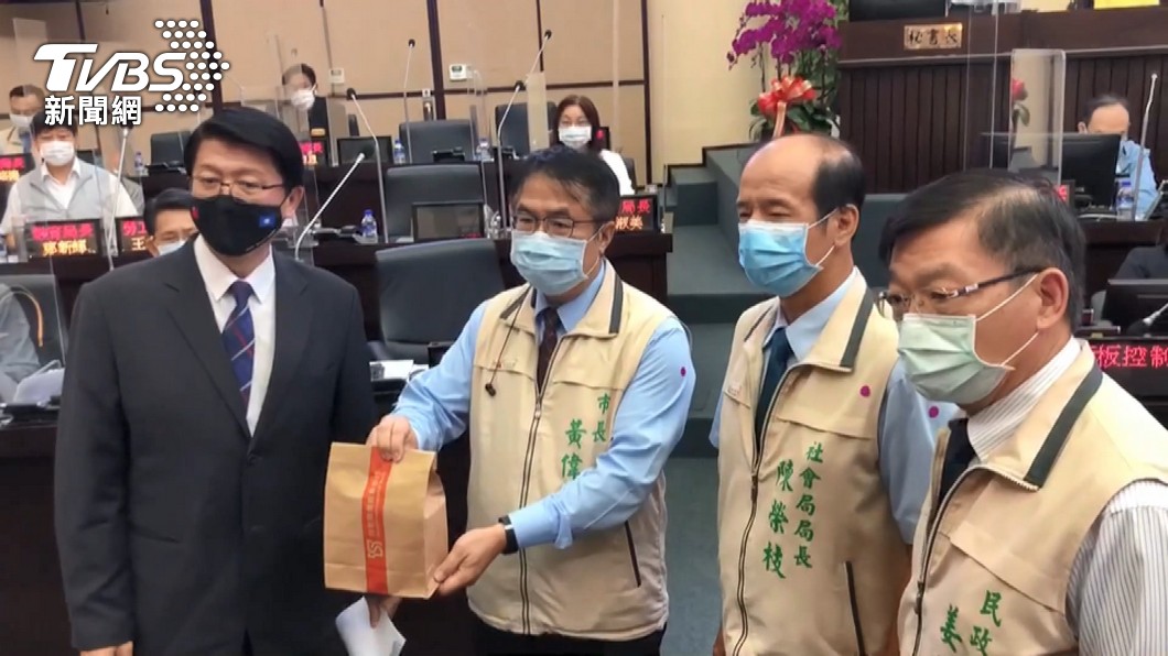 全民普發5千元消費券?行政院:以「防疫紓困」優先