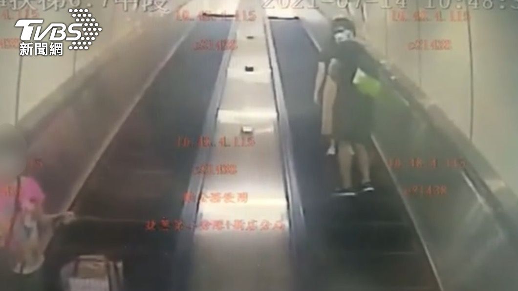 妙齡女搭捷運遭偷拍裙底 「攝」狼被抓包竟闖紅燈落跑