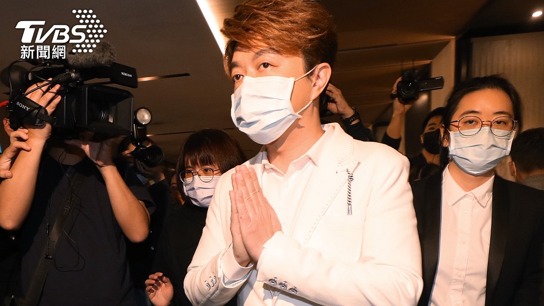沉寂多時再捲雞排妹風波 翁立友「近況曝」這事恐被延