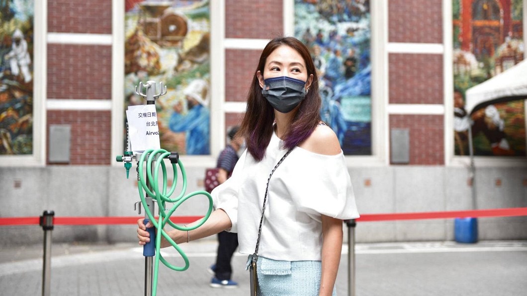雞婆美少女救台灣!賈永婕樂擁女神光環 熱血抗疫為送暖