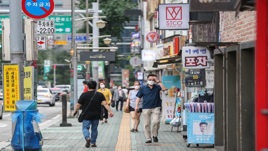 首爾四級警戒如半宵禁！自營商「求生路」車聚示威