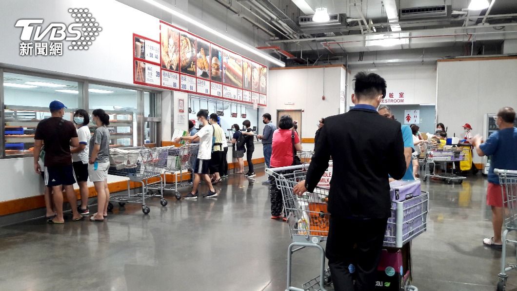 好市多商品種類多,常吸引許多民眾搶購。(示意圖/shutterstock達志影像)