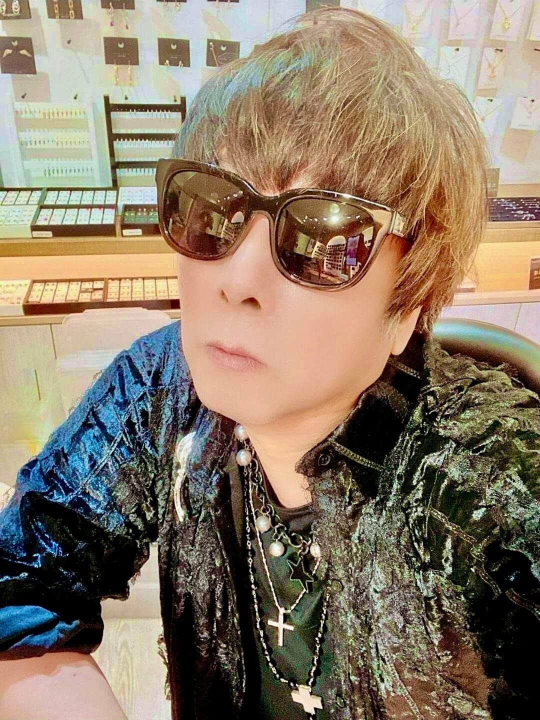 曹西平無奈說眼前日子不知道怎麼過下去。(圖/翻攝自曹西平臉書)
