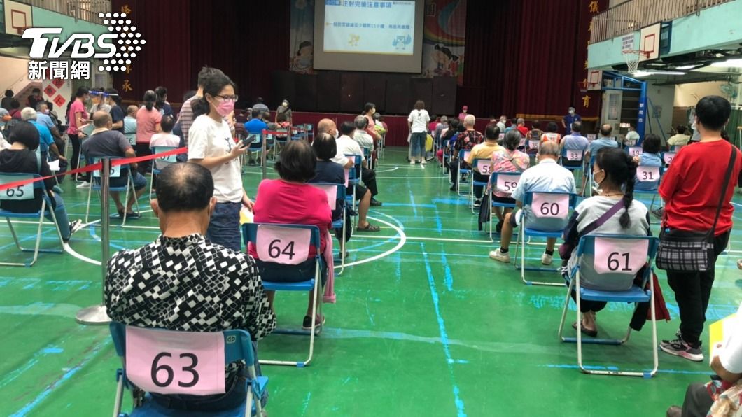搶搭莫德納疫苗末班車　台中快打站打氣旺