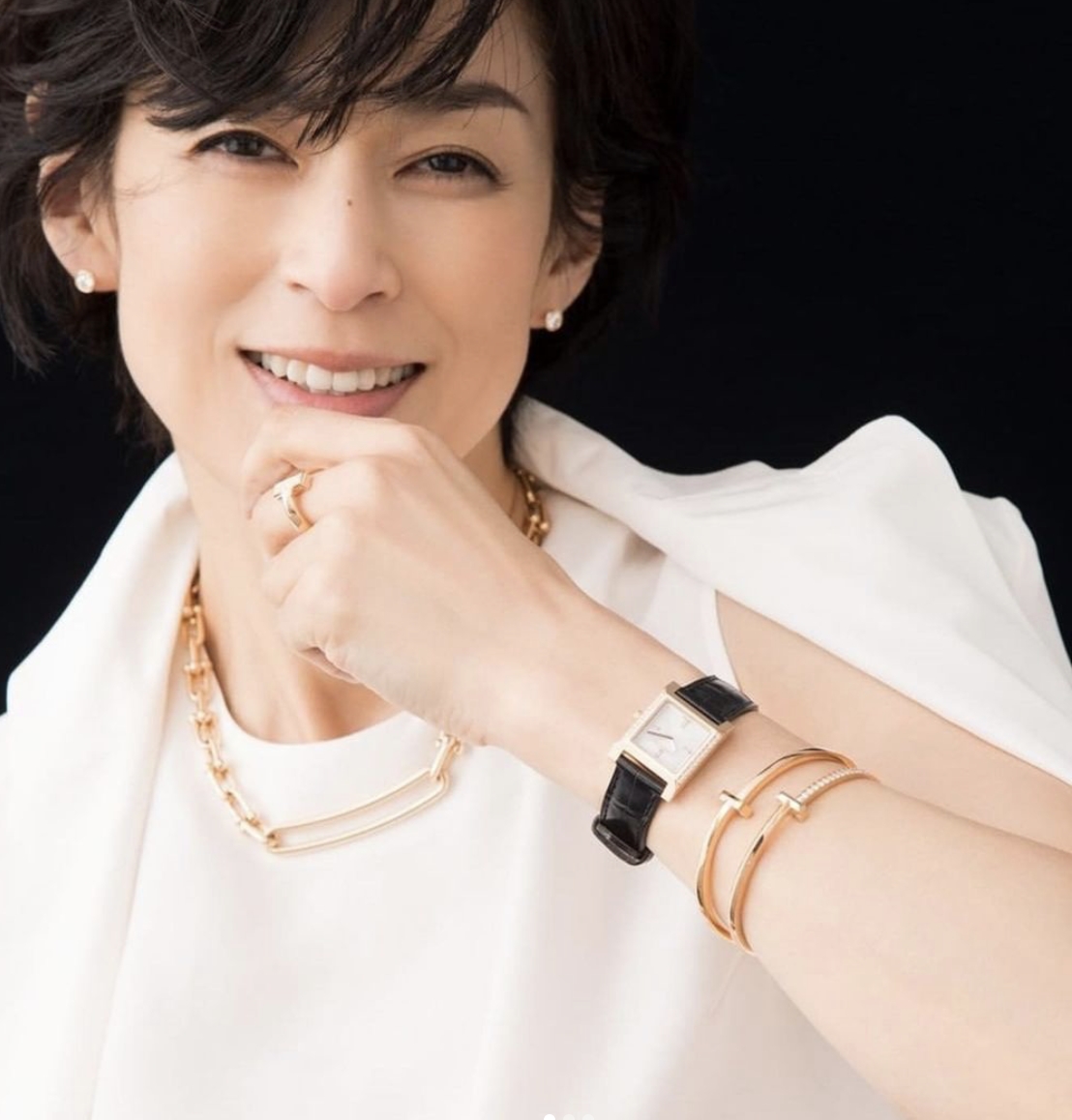 鈴木保奈美情段23年婚姻奔向自由。(圖/翻攝自honamisuzukiofficial IG)