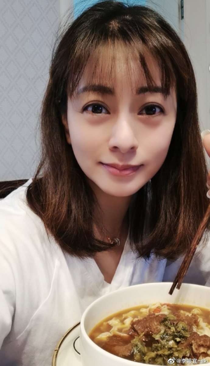 李婷宜近日再提《還珠格格》選角內幕。（圖／翻攝自微博）